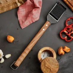 Churrasco BBQ Grill Brush with Wood Handle