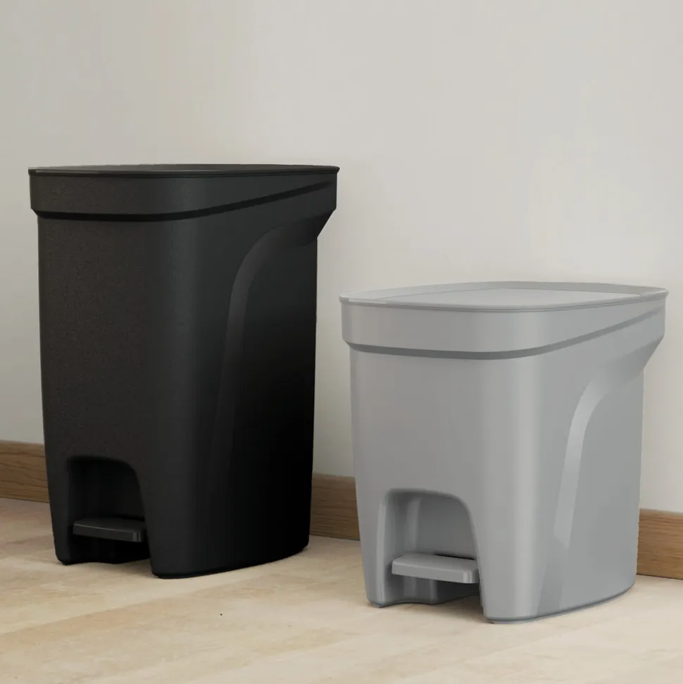 Plastic Trash Bin with Step Pedal
