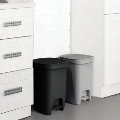 Plastic Trash Bin with Step Pedal