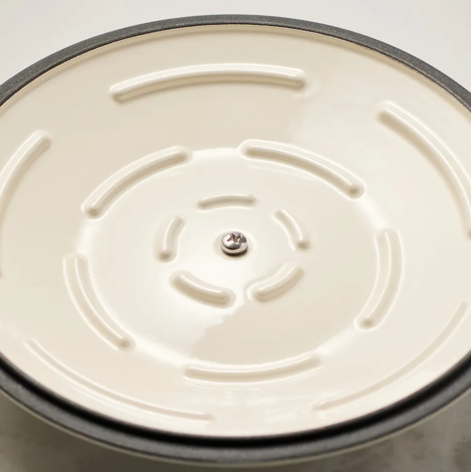 7 Quart Cast Iron Dutch Oven