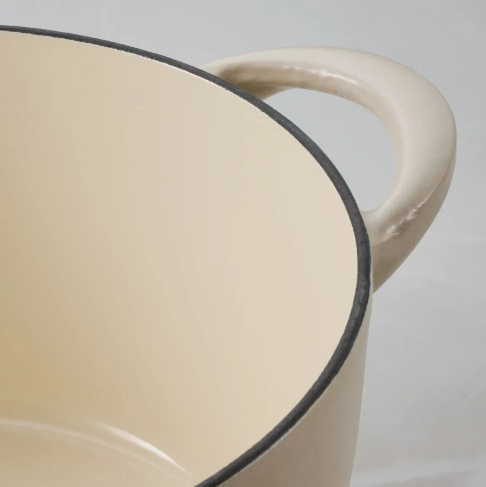 7 Quart Cast Iron Dutch Oven