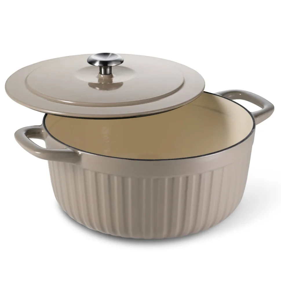 7 Quart Fluted Enameled Cast Iron Dutch Oven