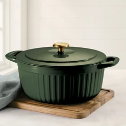 7 Quart Fluted Enameled Cast Iron Dutch Oven