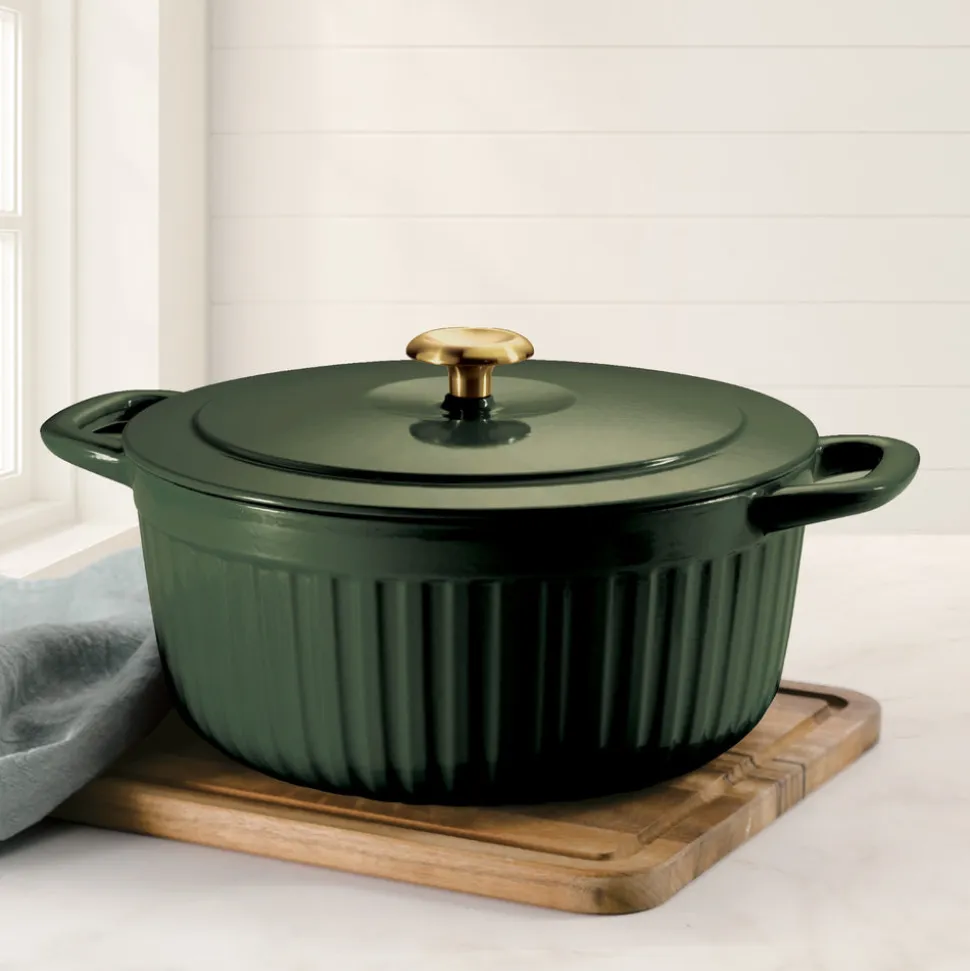 7 Quart Fluted Enameled Cast Iron Dutch Oven