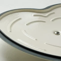 3 Quart Heart Shape Enameled Cast Iron Dutch Oven